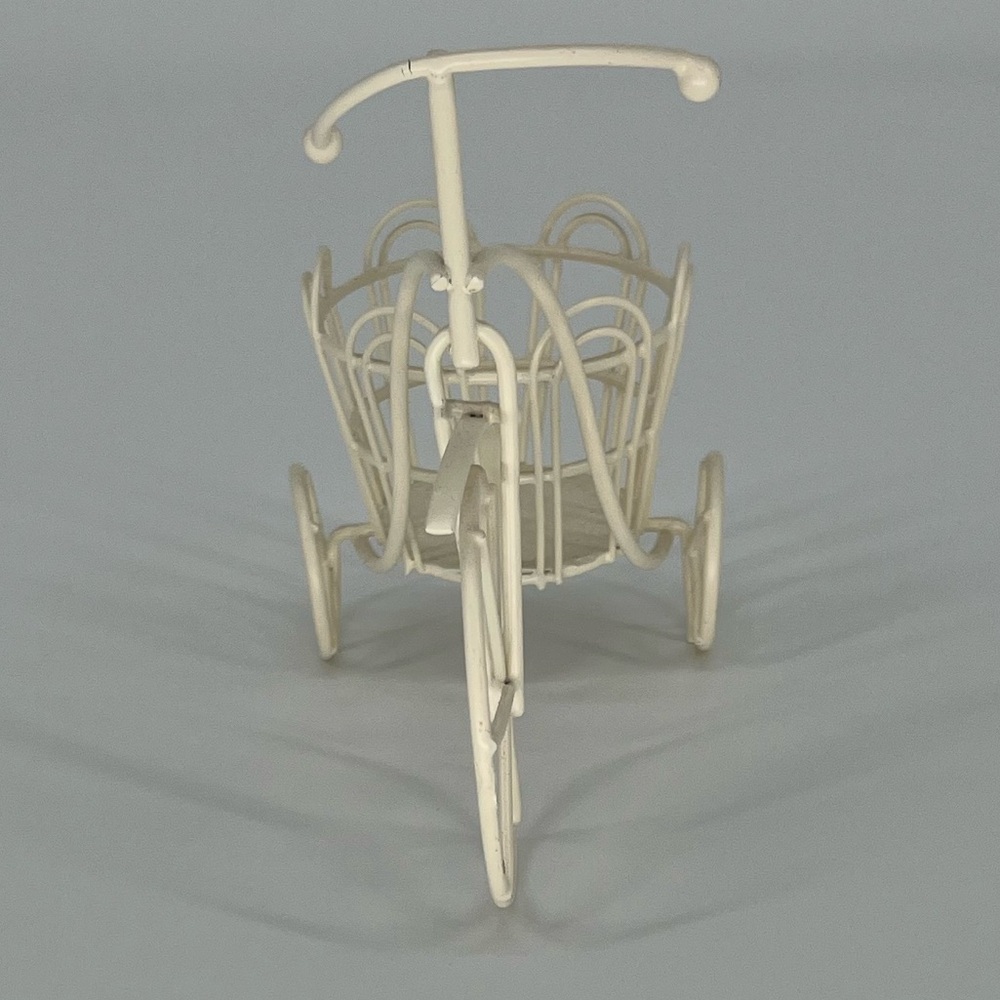 Elegant Cream Metal Bicycle Planter - Picture 3 of 6